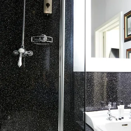 Mansion House Гостевой дом 5*